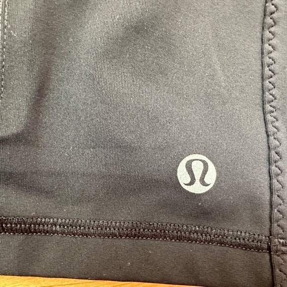 Lululemon Run: Fast Track Short Black / Groovy Women's Size 8 - 10? - Picture 11 of 11